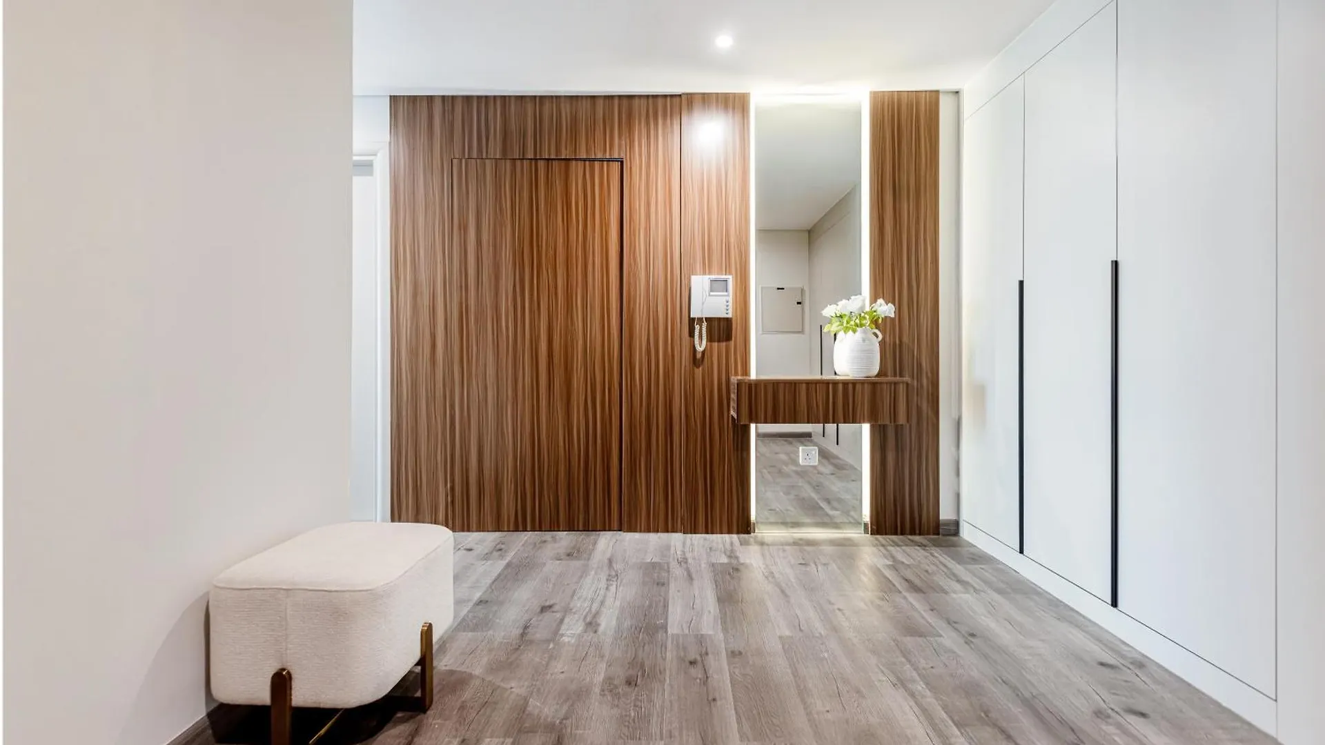 Beautiful 3 Bed In Dubai Marina! Apartment 0*,  United Arab Emirates
